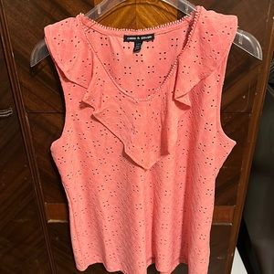 Cable & Gauge sleeveless top. Size Lg cute peach color design.